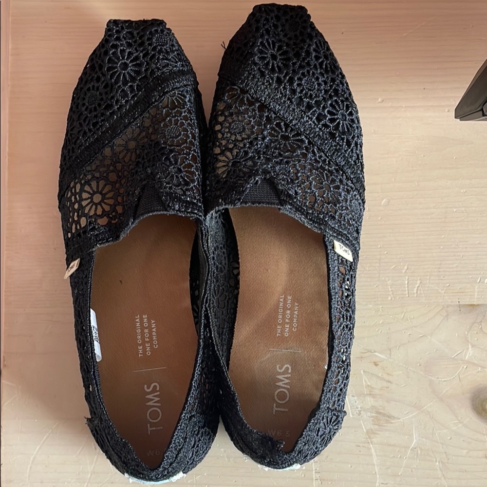 TOMS Women's Black Crochet Shoes